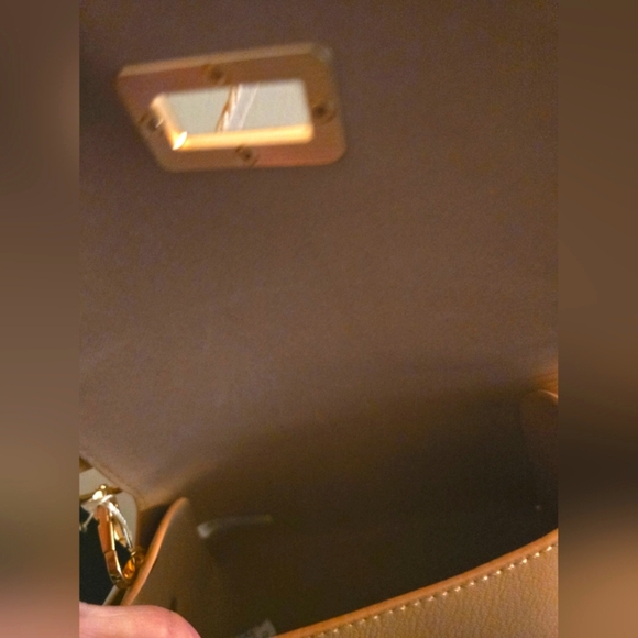 NWT Le Miel Beige Vegan Leather Crossbody Bag with Adjustable & Removable Strap - Picture 10 of 12